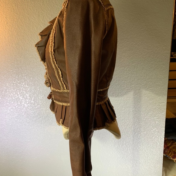 VS MODA Int'l Leather Ruffle Jacket in Brown - Picture 4 of 8